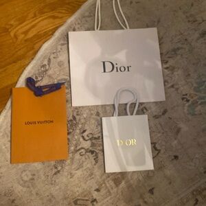 BUNDLED LOUIS VUITTON & DIOR PAPER BAGS